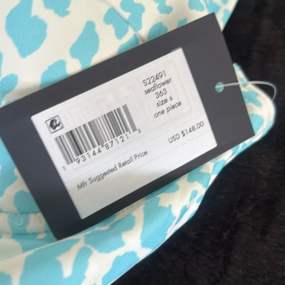 NWT Kate Spade Underwire One Piece bathing suit size S - Picture 5 of 9